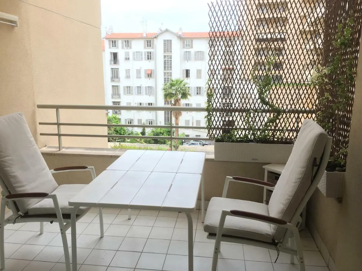Quiet Flat Next To The Beach Nice Apartment