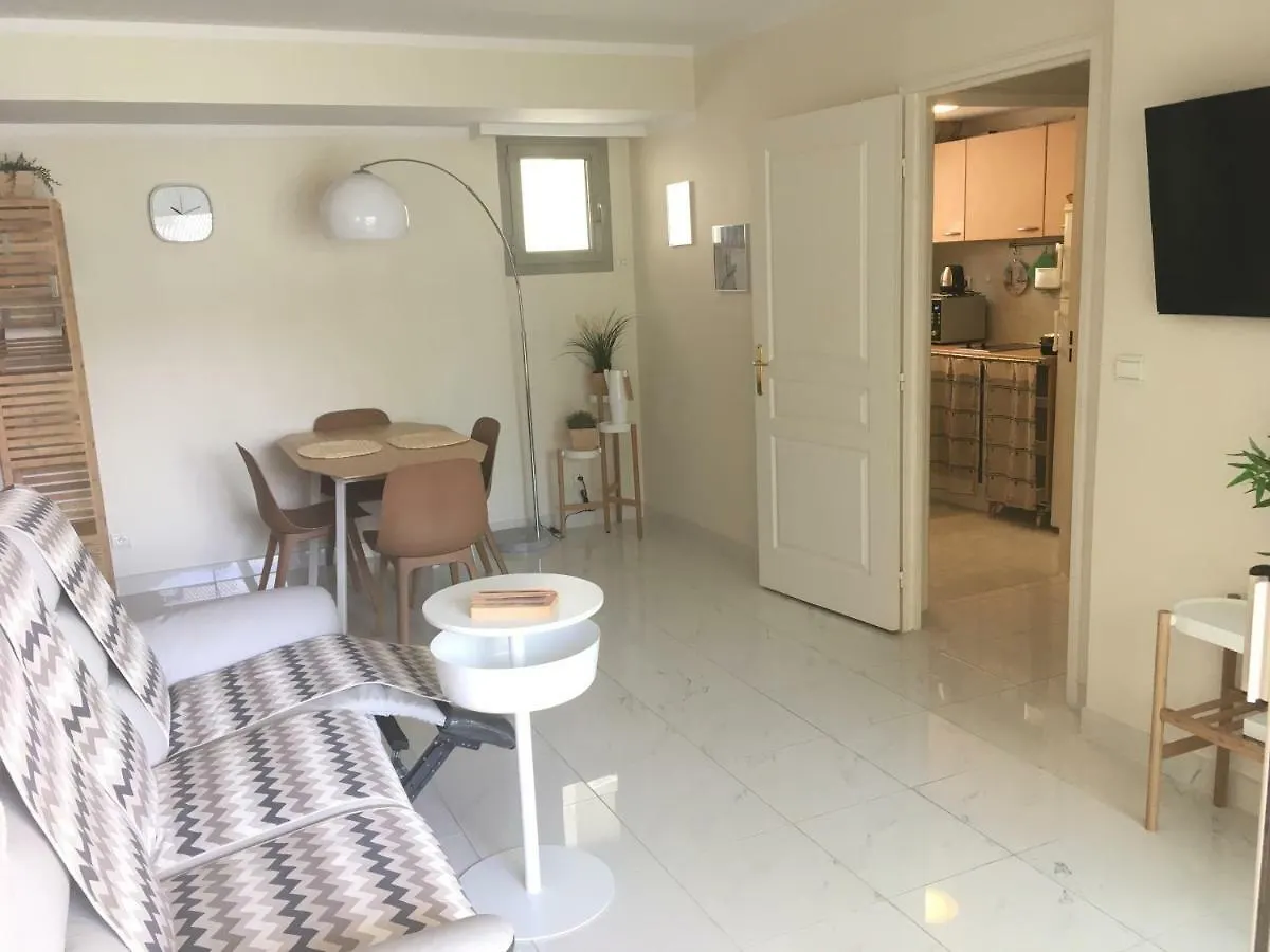 Quiet Flat Next To The Beach Nice France
